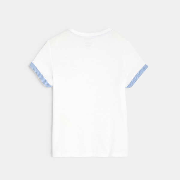 تي شيرت مع نقوش